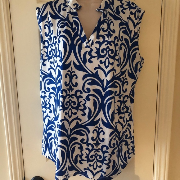 Tops - Women’s Stylish Blue & White Top XXL